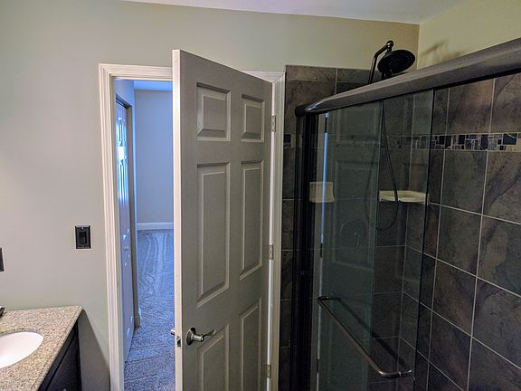 Gst Bthm Shower; Tile, Ovrhd