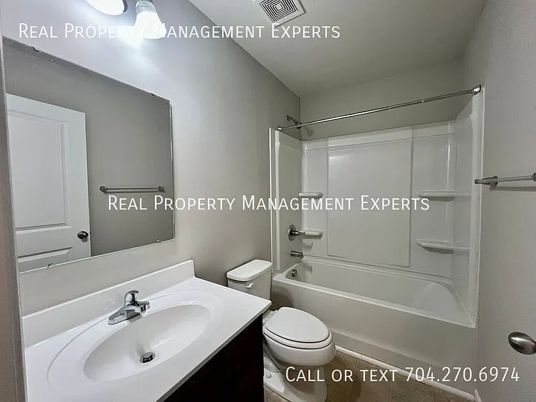 1819 Hooper Ct — Photo 13