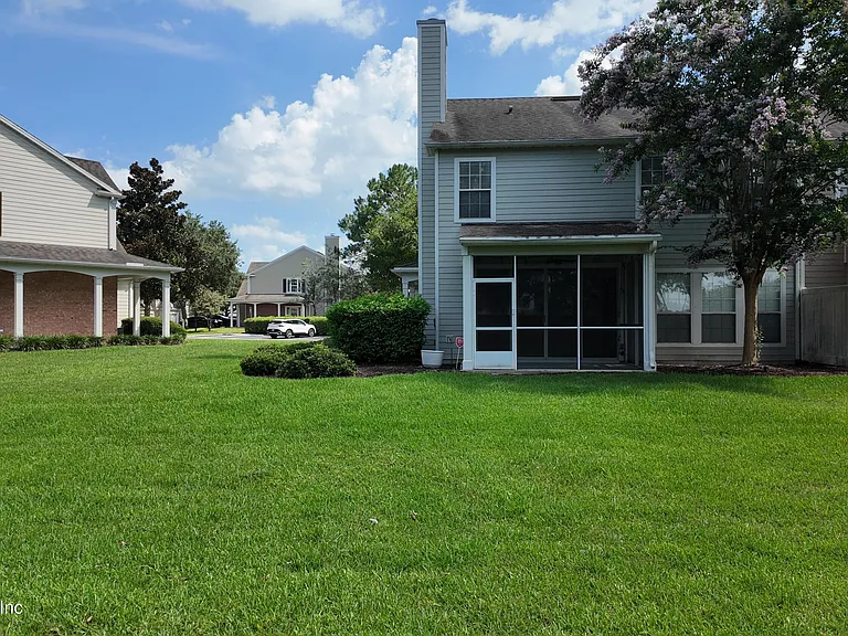 11015 Castlemain Cir E — Photo 29