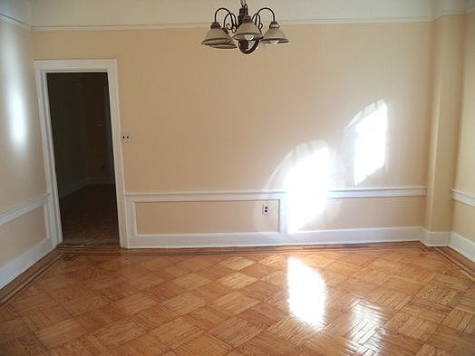 2nd image of 742 Crown St APT 2F