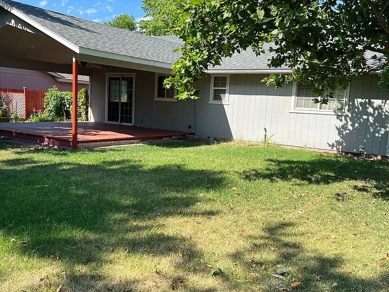 30 NE Alora Dr — Photo 24