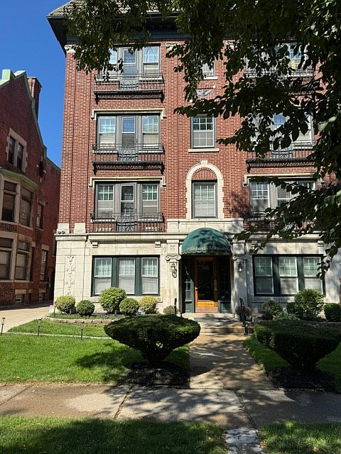 1st image of 110 Bidwell Pkwy #5A