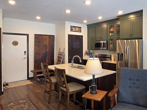 5th image of 715 Lake Shore Dr NE #200
