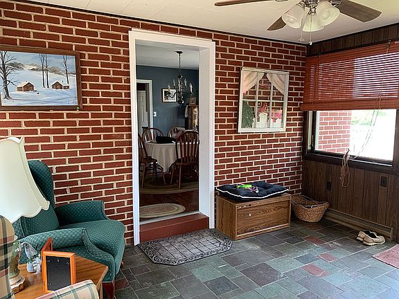 4th image of 306 W Stanton Rd
