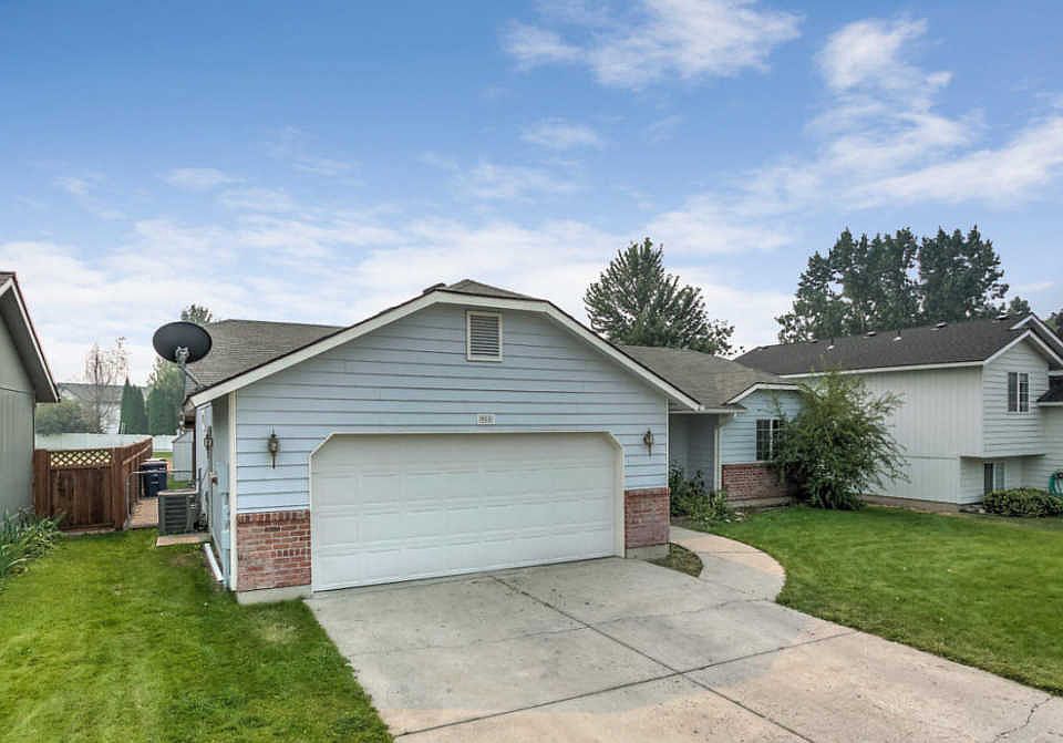 1st image of 905 E Glacier Peak Dr