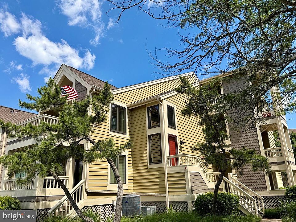 1st image of 202 N Heron Dr #2022B