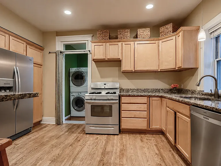 1325 E 27th Ave — Photo 5