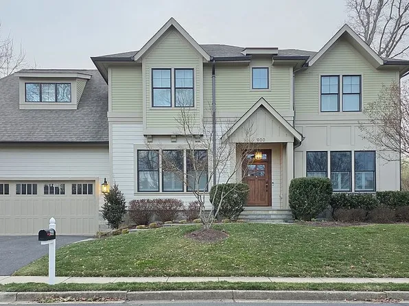 900 Dale Ct SE, Vienna, VA 22180