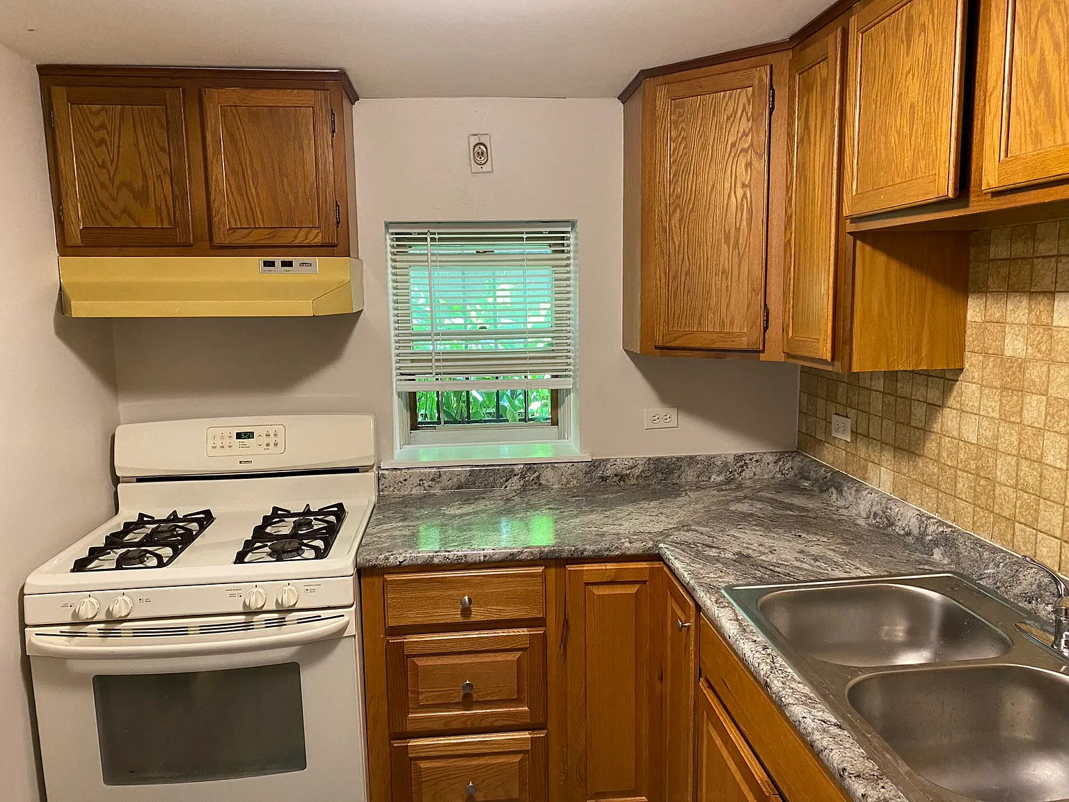 1 bed, 790 sqft, $1,400 — Photo 4