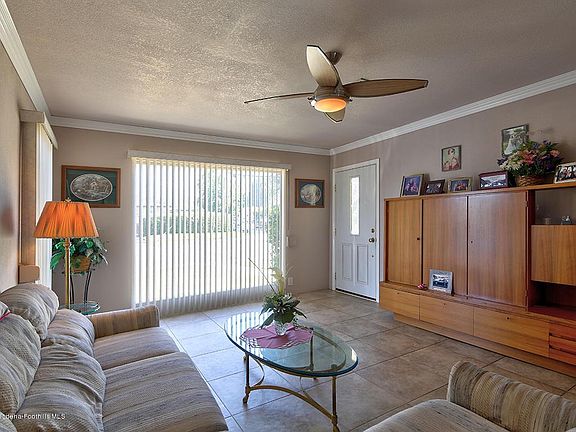 4th image of 204 W Mauna Loa Ave