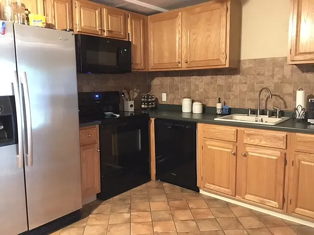 156 E Bacon St — Photo 2