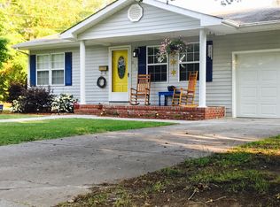 616 Forest Ln, Wallace, NC 28466