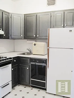 Rented by Halstead Real Estate | media 27