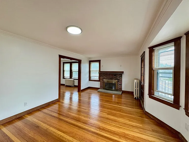 89-91 Thacher St #2 — Photo 15