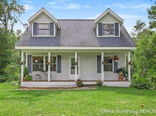 5881 W Parmalee Rd, Middleville, MI 49333