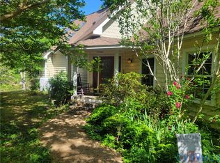 450 Perkins Ln, Urbanna, VA 23175