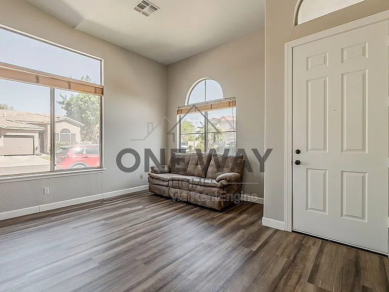 1768 E Marquette Dr — Photo 6