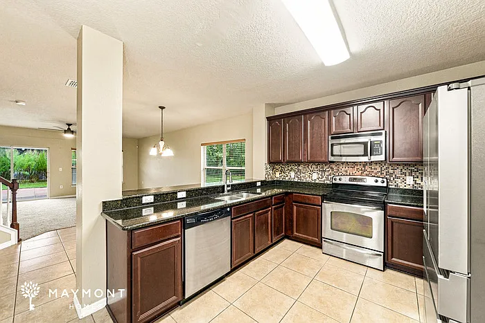 2274 Barrington Loop — Photo 7