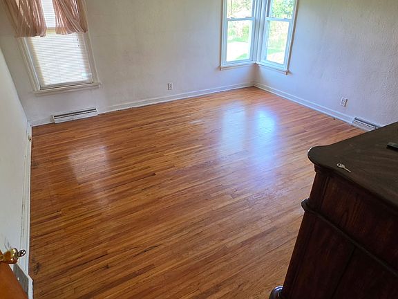 2nd image of 2832 103rd St