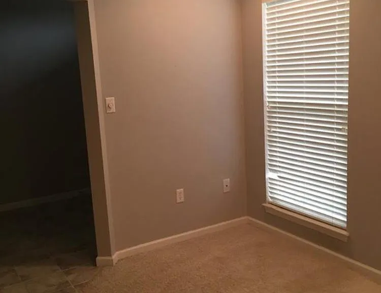 306 Fairgate Dr — Photo 18