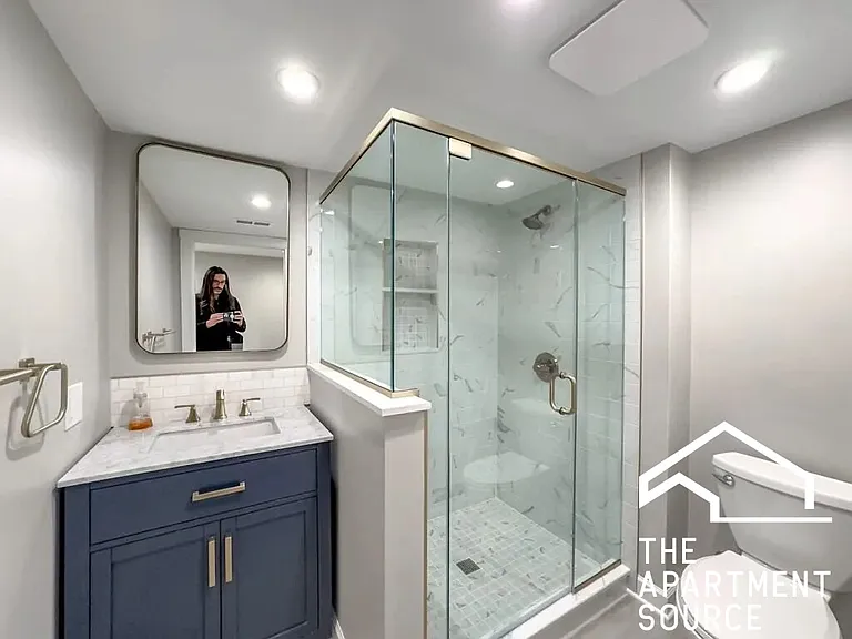 1536 N Hamlin Ave #G — Photo 14