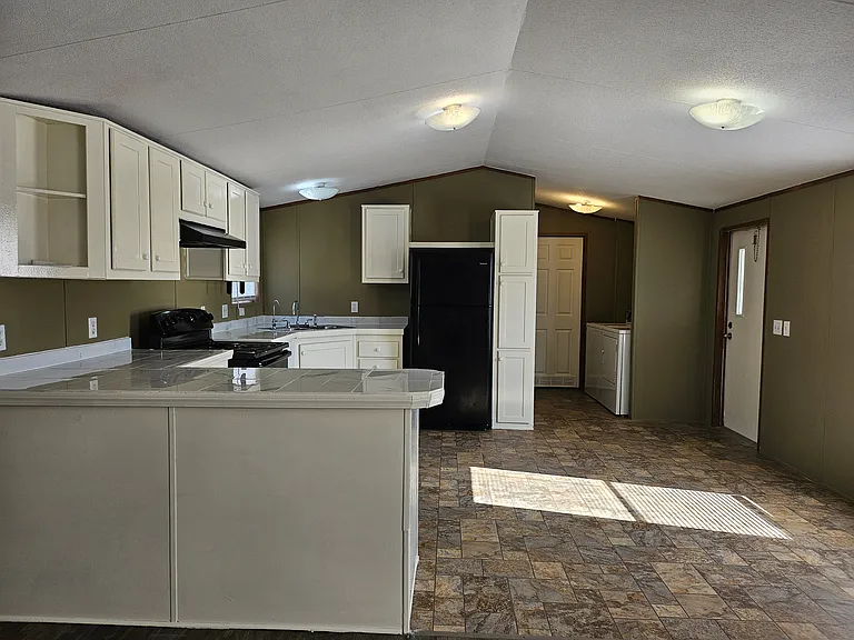 243 E Saint Charles Dr — Photo 9