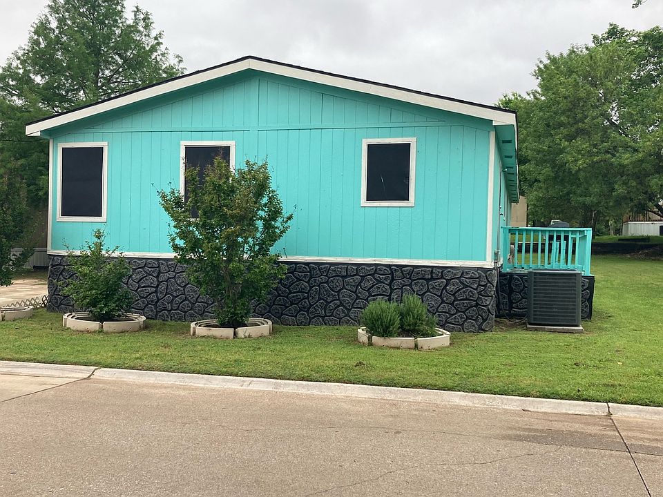 2nd image of 402 Thoroughbred Ln #97