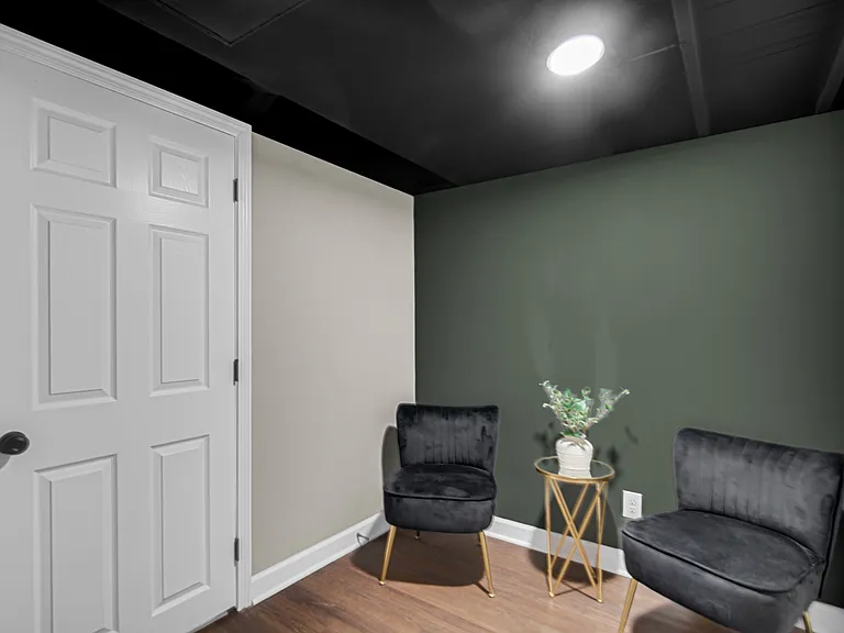 7339 Jefferson Ave — Photo 8