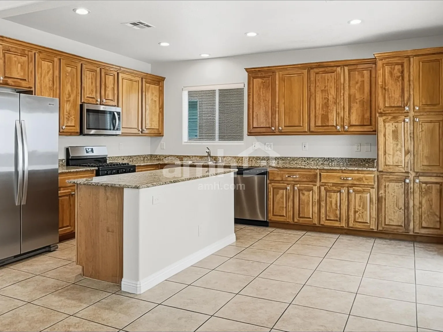 3 bed, 2.5 bath, 2184 sqft, $2,340 — Photo 3