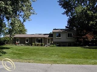 1st image of 1002 Woodruff Lake Dr