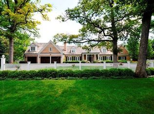 763 N Mayflower Rd, Lake Forest, IL 60045