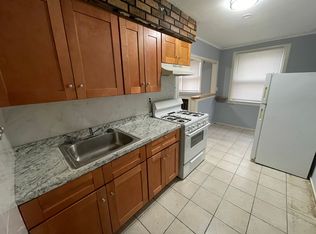 6235 Lawndale St, Philadelphia, PA 19111