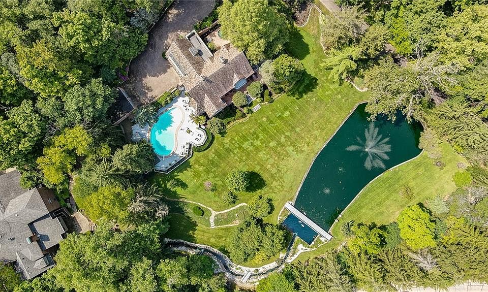 240 Park Rd, Oakwood, OH 45419 MLS 895472 Zillow