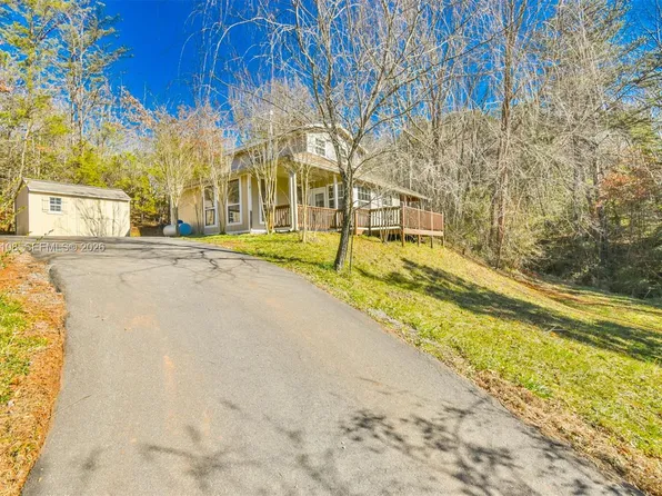 1216 Bugscuffle Rd, Hiawassee, GA 30546