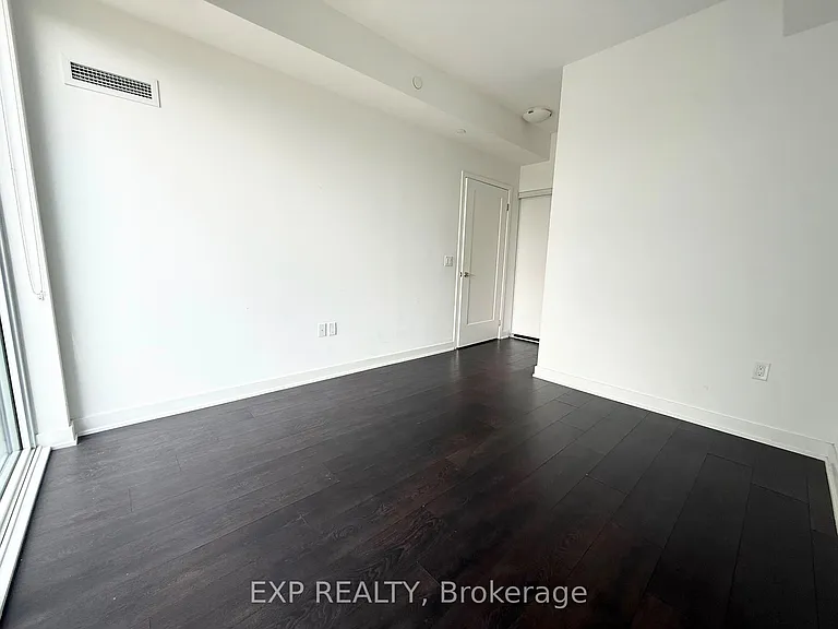 105 Oneida Cres #902 — Photo 13