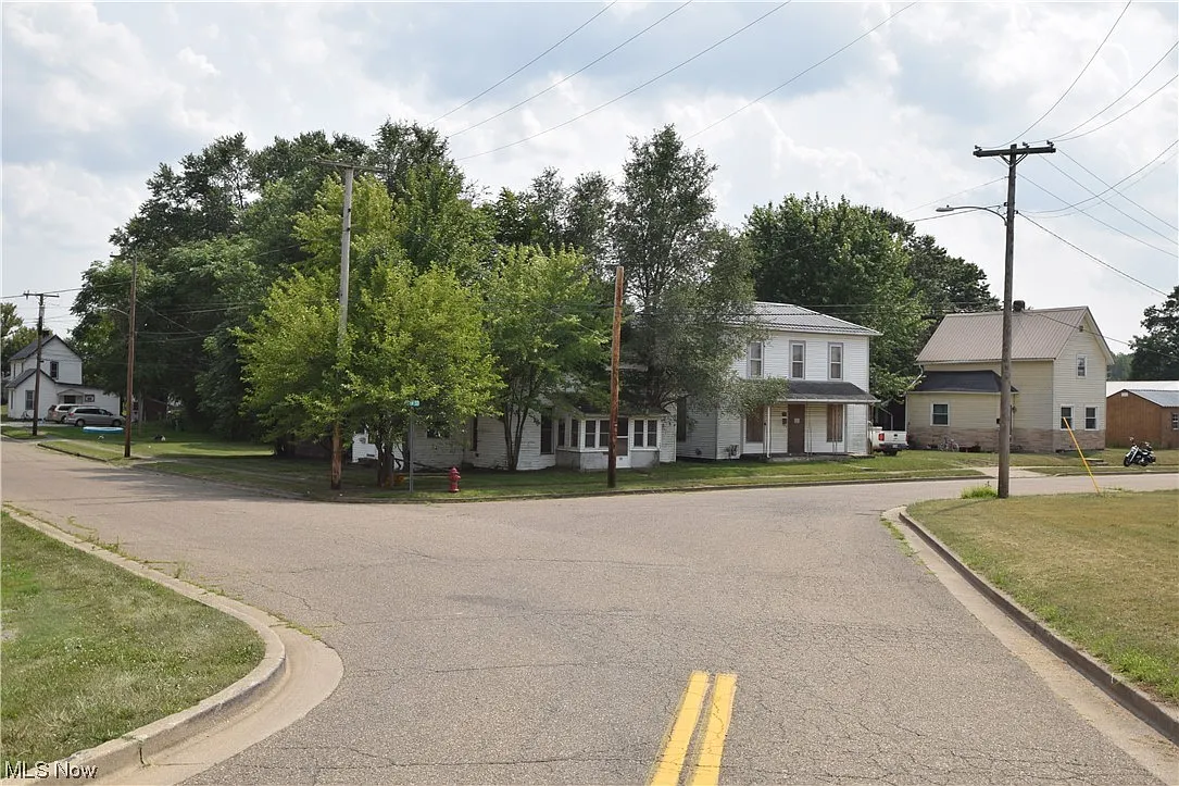 502 River St photo 1
