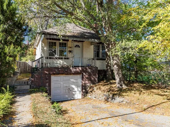 132 Tope Cres, Hamilton, ON L8S 1M7