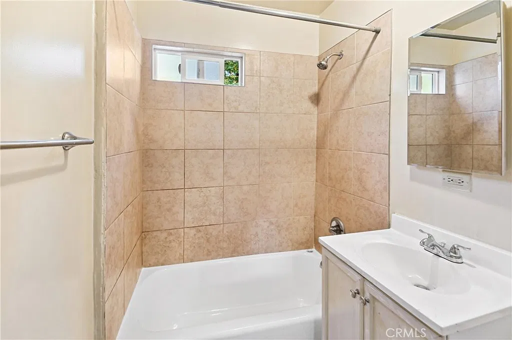 1 bed, 572 sqft, $1,799 — Photo 3