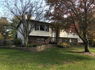 391 Westport Rd, Galesburg, IL 61401