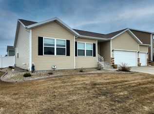 1132 Mustang Dr, Bismarck, ND 58503