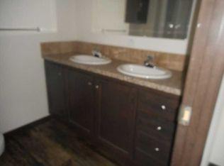 4120 Hampton Cir, Des Moines, IA 50320