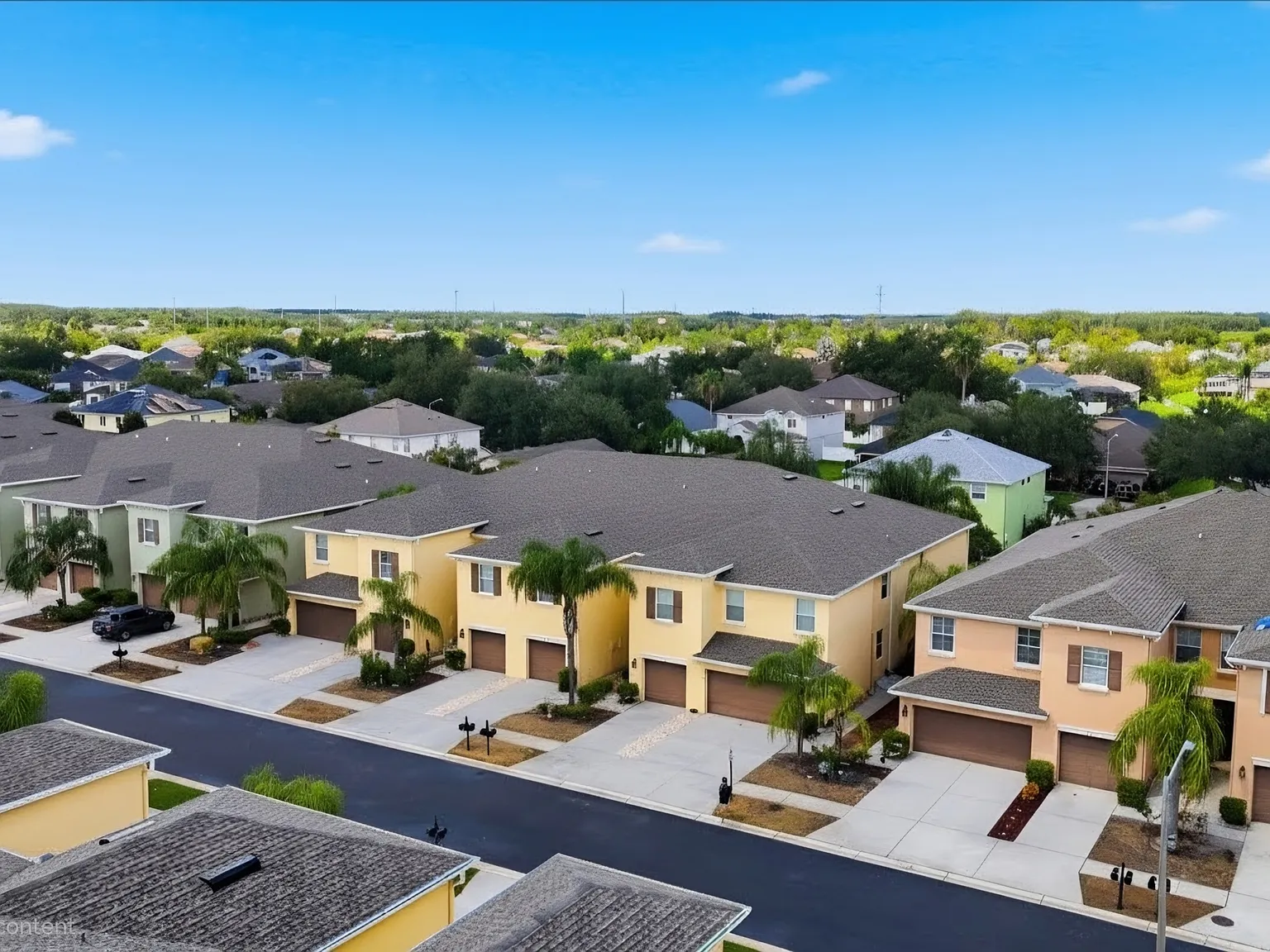 3 bed, 2.5 bath, 2023 sqft, $2,295 — Photo 4