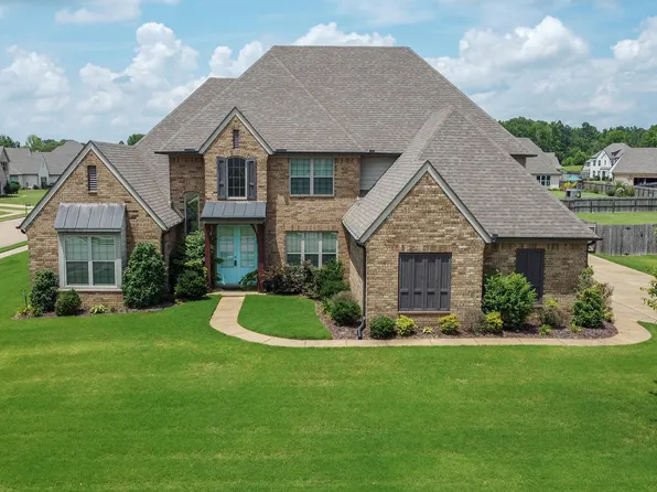 7070 Hawks Crossing Dr E, Olive Branch, MS 38654