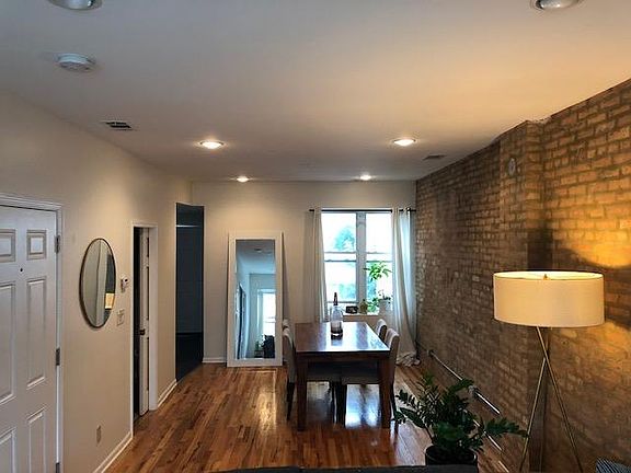 3rd image of 2819 N Kedzie Ave APT 2