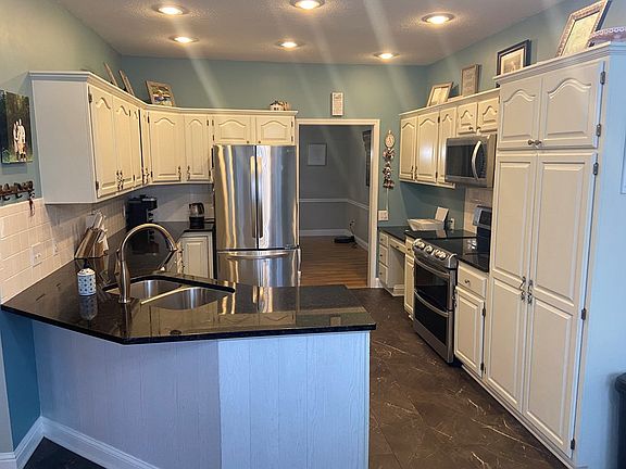 5th image of 803 Cleaver Dr