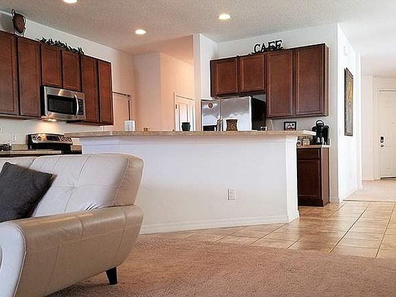 2nd image of 975 Costa Mesa Ln