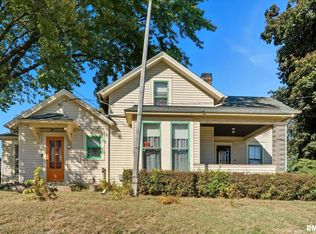 228 S 2nd St, Leclaire, IA