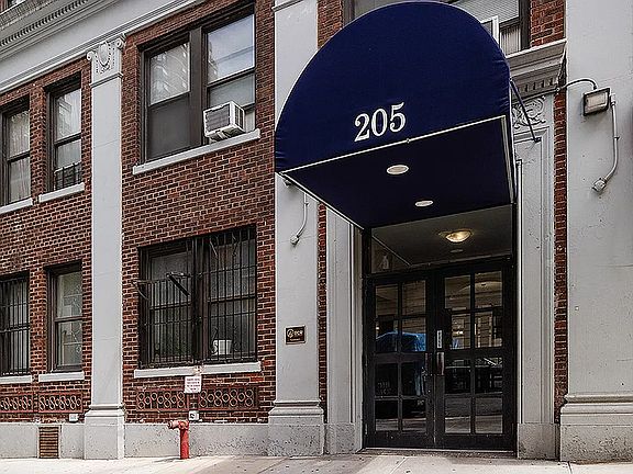 2nd image of 205 W 88th St APT 6C
