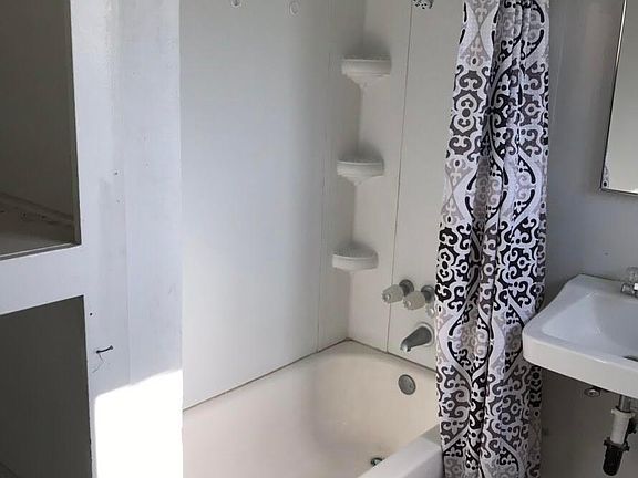 5th image of 675 Karesh Ave APT 6