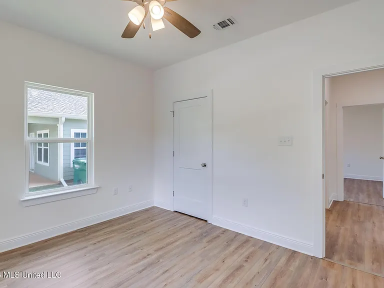 13469 Mary Ave — Photo 11